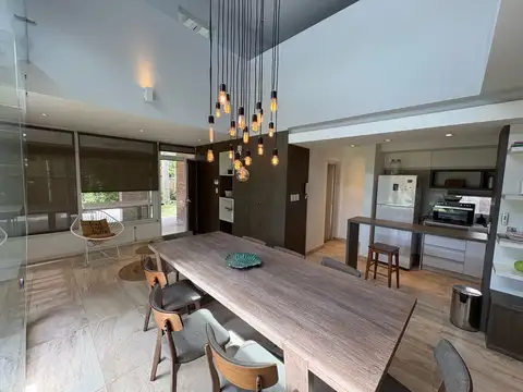 Casa 4 ambientes con 3 baños