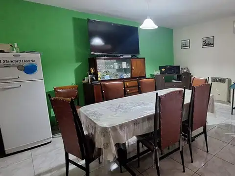 Casa 4 ambientes con 1 baño