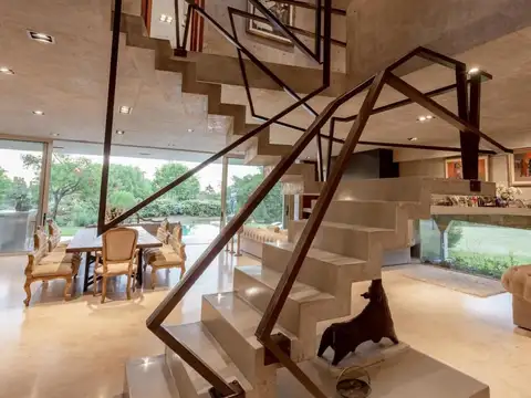 Casa en Venta y Alquiler en El Yacht 4 dormitorios, Nordelta 100