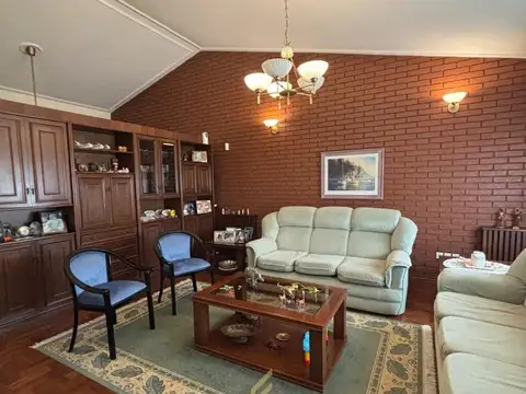 Casa en venta 5 dormitorios - B° Alto Verde con escritura