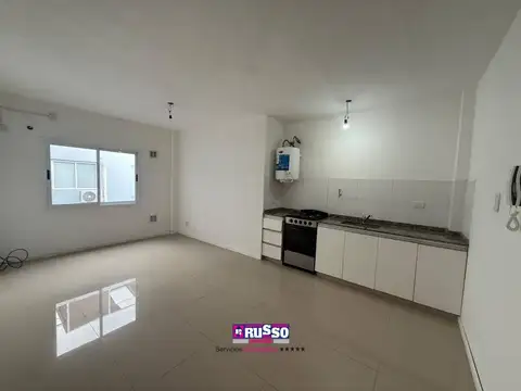 Departamento en Alquiler en Villa Luzuriaga, $ 550.000