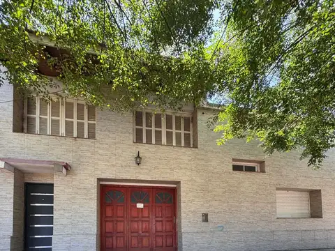 CASA EN VENTA EN PEHUAJÓ CON GARAGE 
