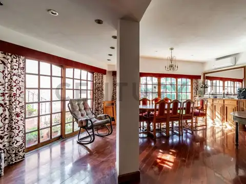 Casa 5 ambientes con 5 baños