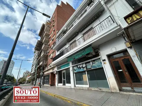 3 AMBIENTES 62 M2. 1º PISO POR ESCALERA A LA CALLE. PATIO