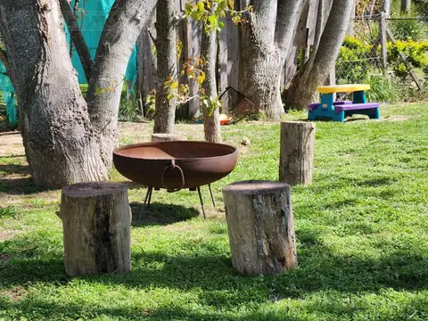 Casa 4 ambientes con 2 baños