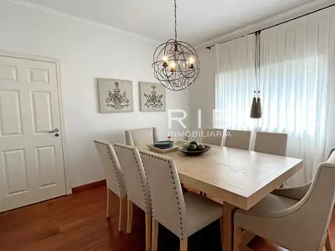 Casa 5 ambientes con 4 baños