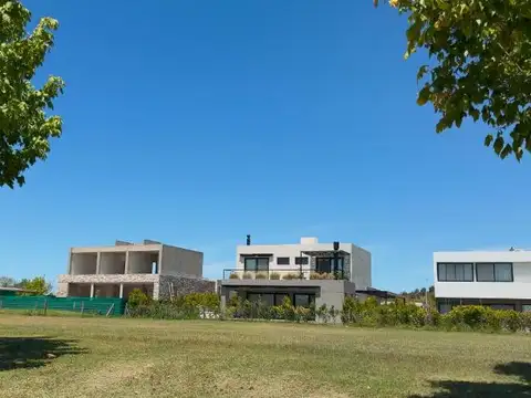Terreno en Venta 32  mts Fondo