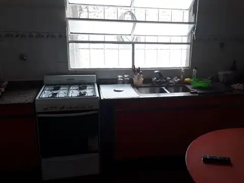 CHALET 5 AMBIENTES ESCUCHA OFERTA