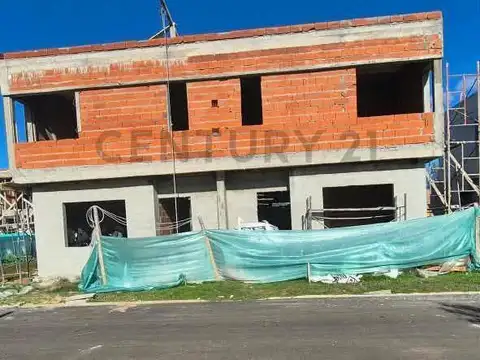 Casa 4 ambientes con jardín y parrilla en Pilar Spring Park