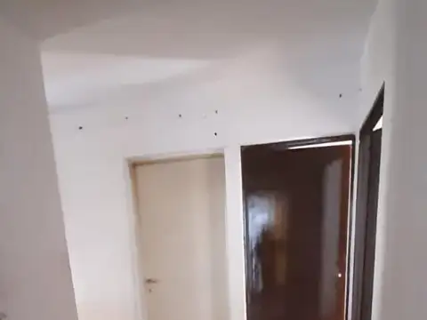 SE VENDE DPTO 4 AMBIENTES EN BARRIO PIEDRABUENA