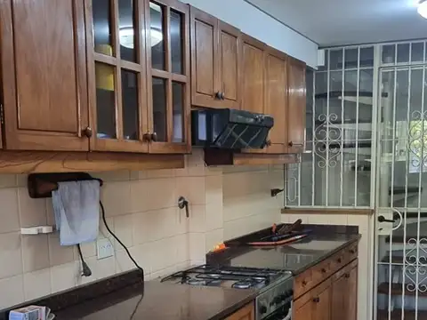 Casa 5 ambientes con 4 baños