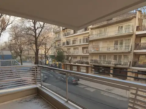 Monoambiente divisible con balcón en Belgrano – Apto profesi