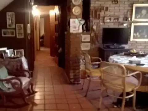 Casa en Venta con 3 cocheras