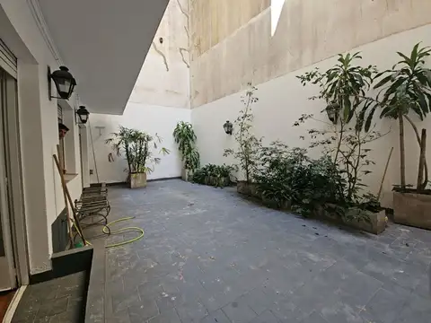 VENTA-PLANTA BAJA PATIO OPORTUNIDAD REAL-127 M²