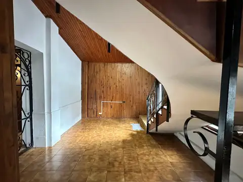 Depto Tipo Casa en Alquiler de 4 ambientes