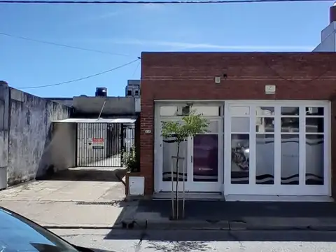 VENTA DE LOCAL COMERCIAL CON COCHERAS EN S NICOLAS