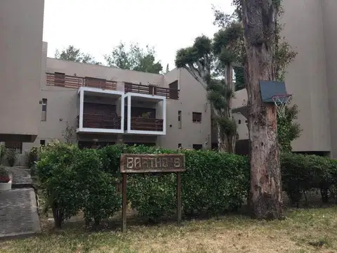 Dúplex en venta - 4 Dormitorios 3 Baños - Cochera - 118Mts2 - Pinamar