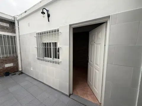 Depto Tipo Casa en Alquiler de 2 ambientes