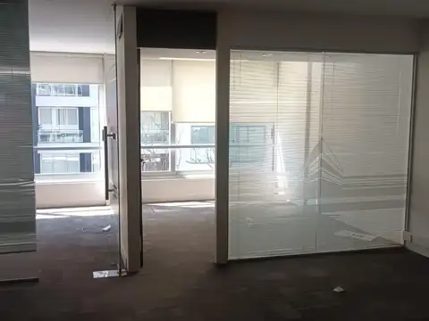 Oficina en Alquiler al Este