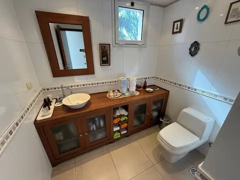 Casa en Alquiler con 1 cochera