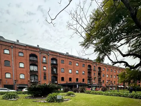 Alquier temporal Puerto Madero dúplex de 3 ambientes con balcón aterrazado y vista al río, en complejo con amenities usd1200/mes