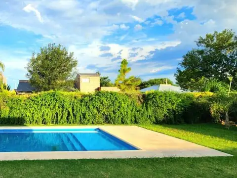 Casa en Alquiler en Funes, $ 1.900.000