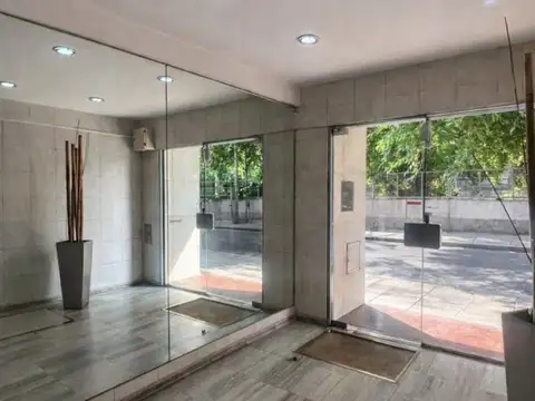 VENTA DEPARTAMENTO 2 AMBIENTES FLORESTA CON PATIO