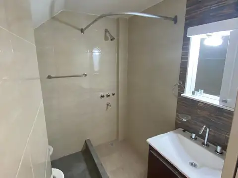 Departamento en Alquiler en Remedios de Escalada, $ 420.000