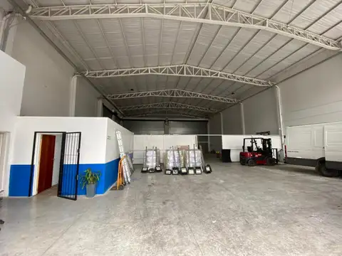 Local en Alquiler en Villa Luzuriaga, USD 5.500