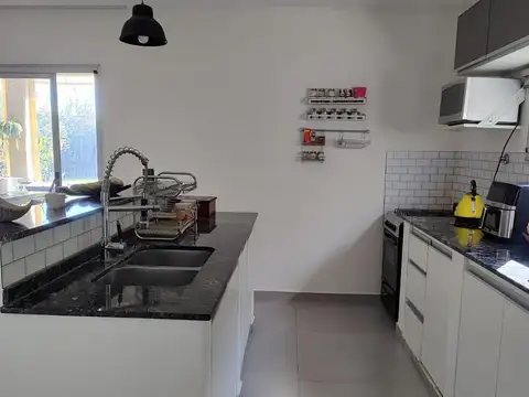 Casa en Venta en Pilar del Este - Santa Elena, USD 195.000