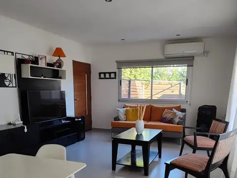 Casa en Venta en Pilar del Este - Santa Elena, USD 190.000