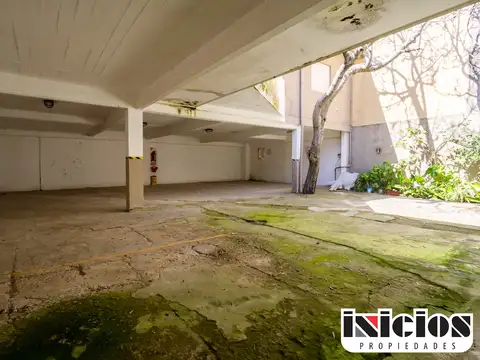 Cochera en pleno Centro - C314