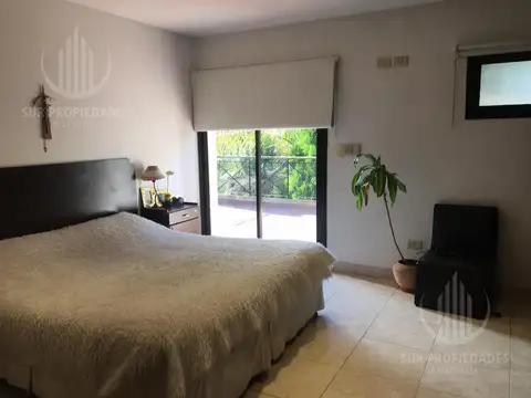 Casa en Venta con 7 cocheras