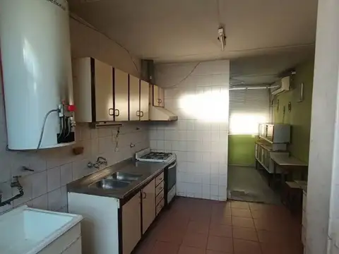 Casa 7 ambientes con 3 baños
