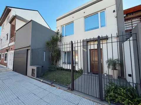 Casa en Venta en Haedo Sur, USD 260.000