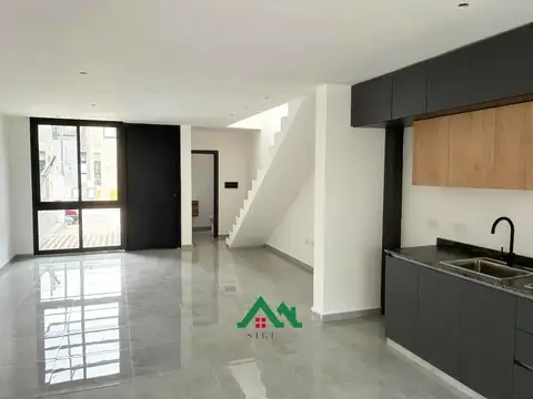 Casa 4 ambientes con 2 baños