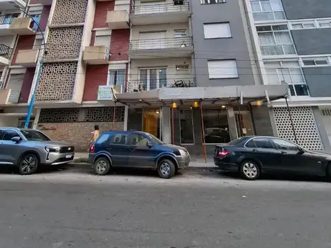 Brown 1600, Piso 6