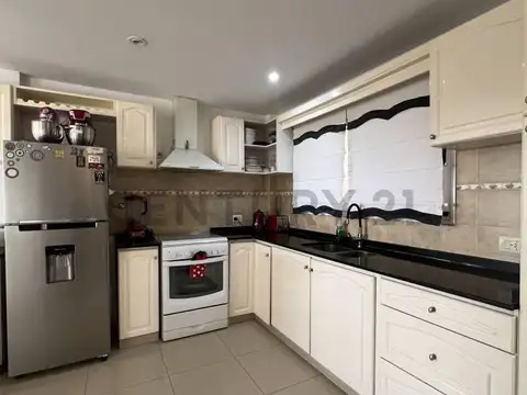 Departamento 4 ambientes con 2 baños