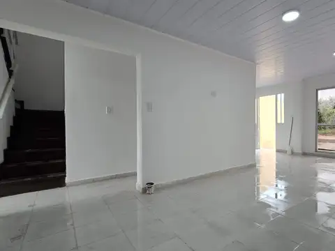 Casa 5 ambientes con 2 baños