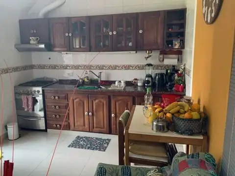CASA 3 AMBIENTES EN VENTA  LOMAS DE ZAMORA