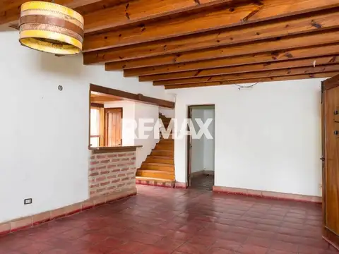 Casa 5 ambientes con 2 baños