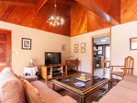 CASA 5 AMBIENTES CON SEGUNDA VIVIENDA Y QUINCHO