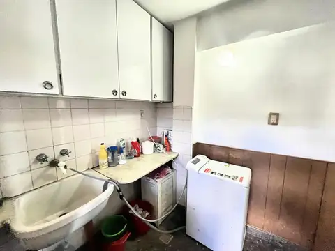 Venta casa en primer piso con quincho completo y pileta en terraza APTO CRÉDITO en zona Sur