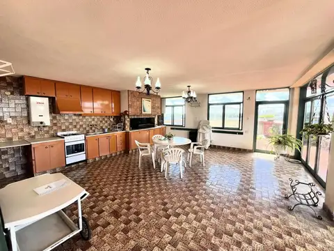 Venta casa en primer piso con quincho completo y pileta en terraza APTO CRÉDITO en zona Sur