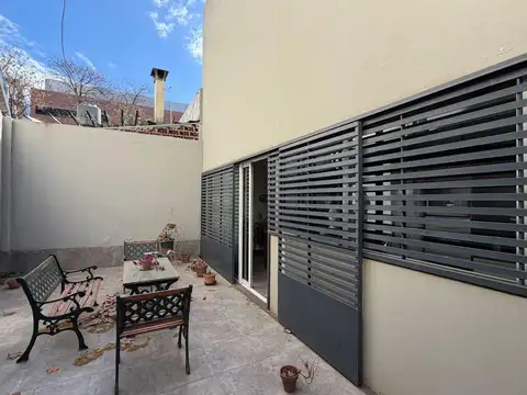 Casa en Alquiler con 1 cochera