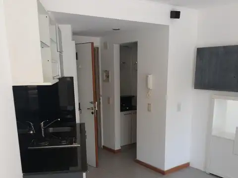 Av Buenos Aires 600, Piso 3