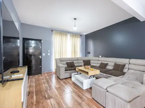 VENTA CASA 6 AMB MERLO C/ PILETA Y PARQUE