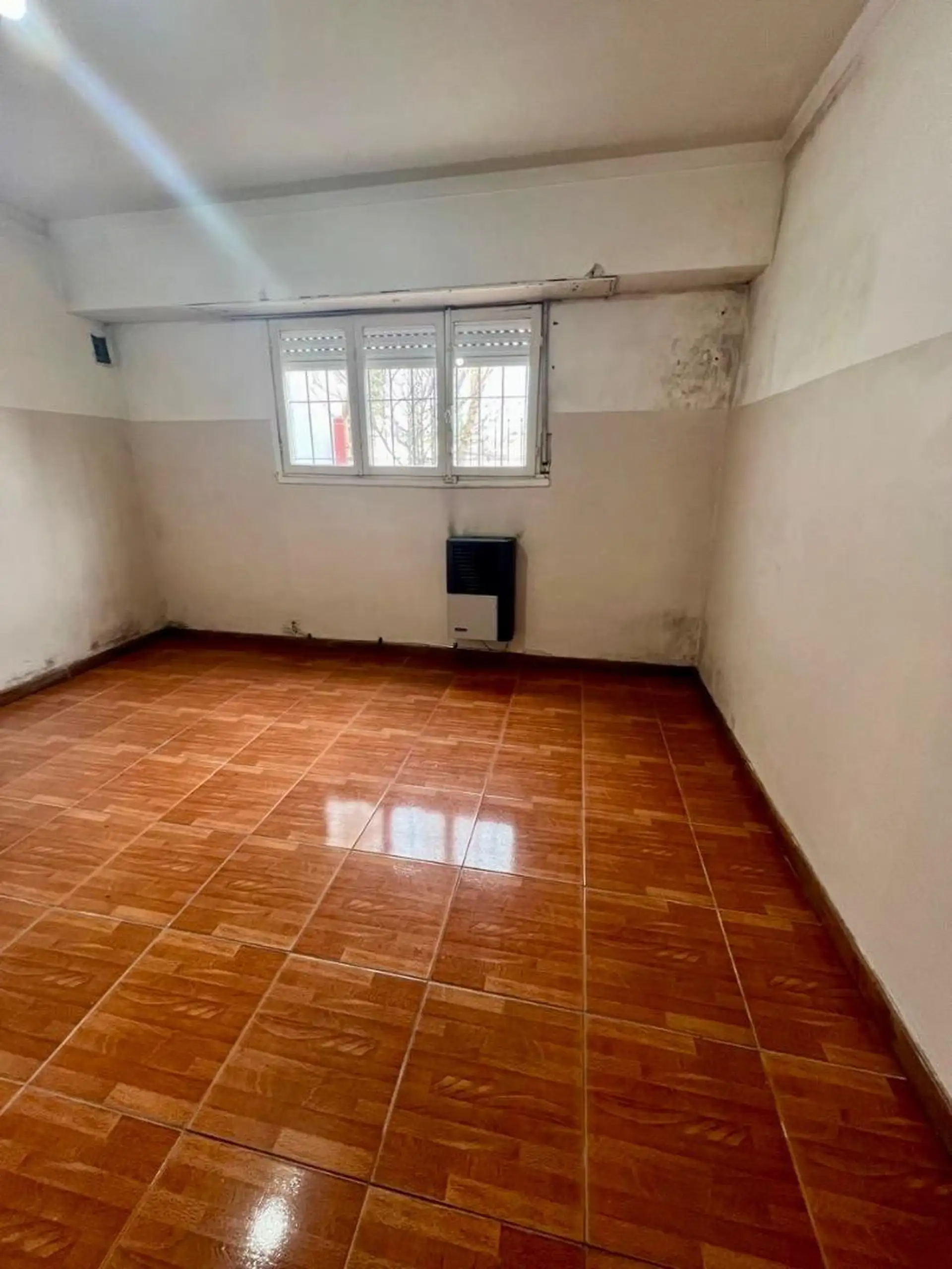 Casa 3 amb con Garaje + Departamento 2 amb. Independiente