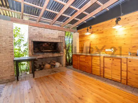 Casa 5 ambientes con 1 baño