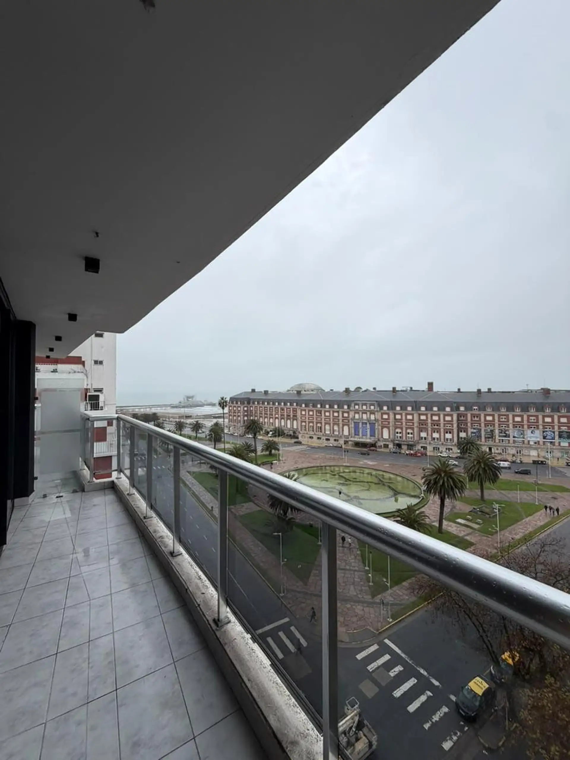 Venta de departamento - 2 ambientes - A la calle - Balcón con vista plena al mar